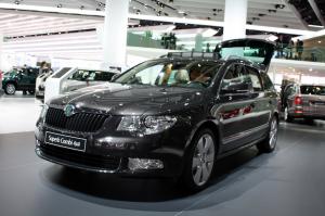 Skoda Superb Combi 2010 года